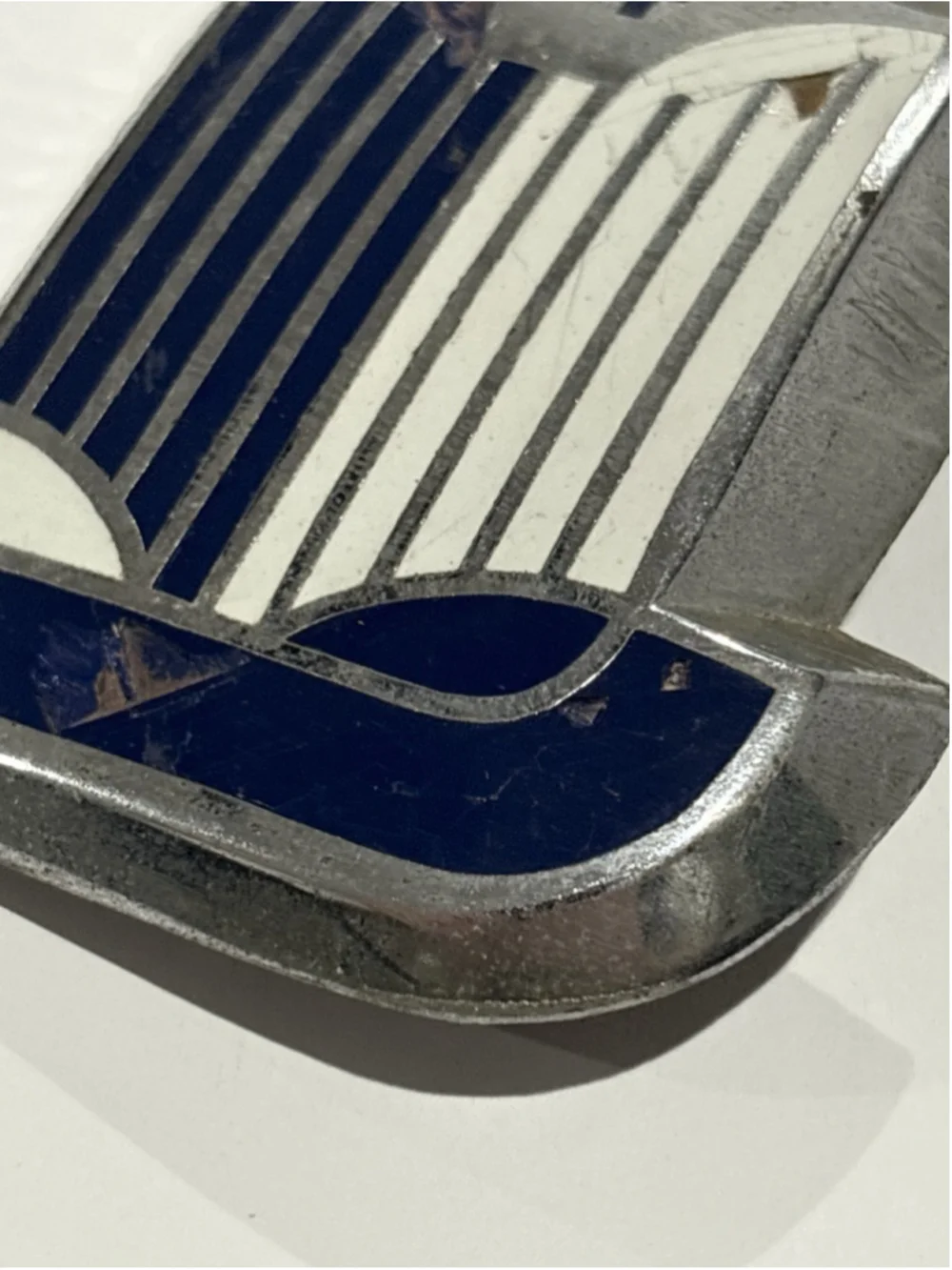 Triumph TR4 Bonnet Badge Shield Emblem Blue Cream Fits 1961-1965 UK 705950